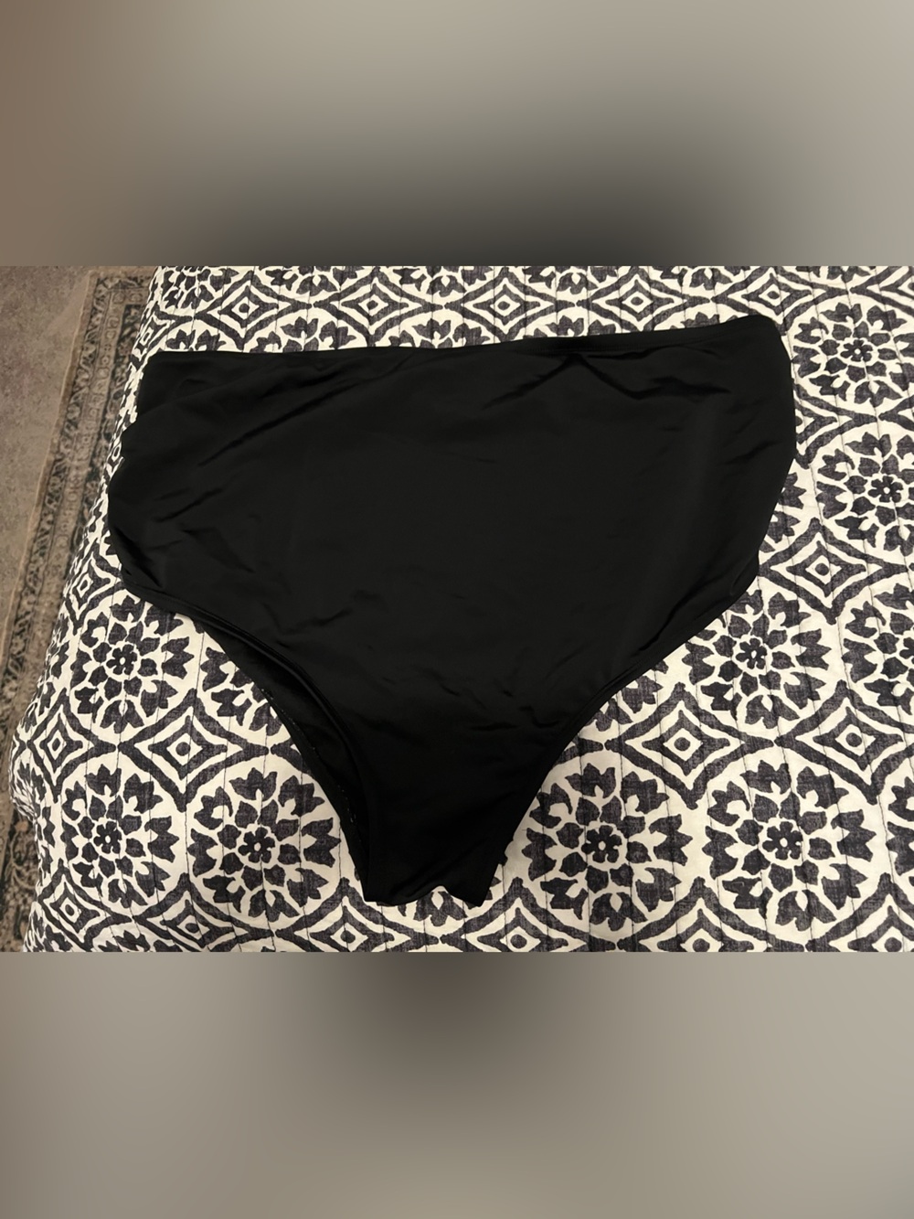 Isabel Maternity by Ingrid & Isabel Black High-Waist Bikini Bottoms